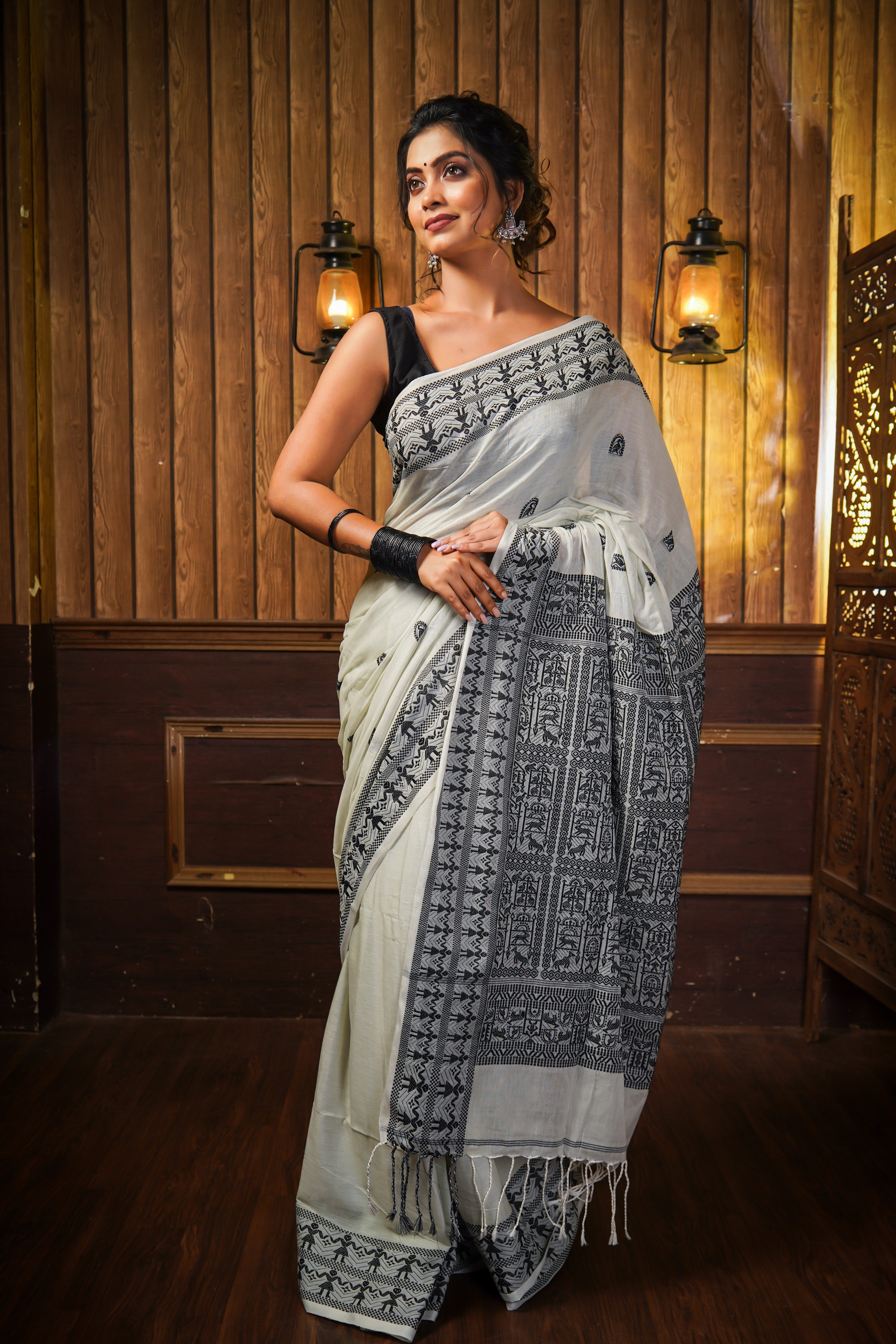 White & Black Pure Mashrise Cotton Hand Weaving Saree