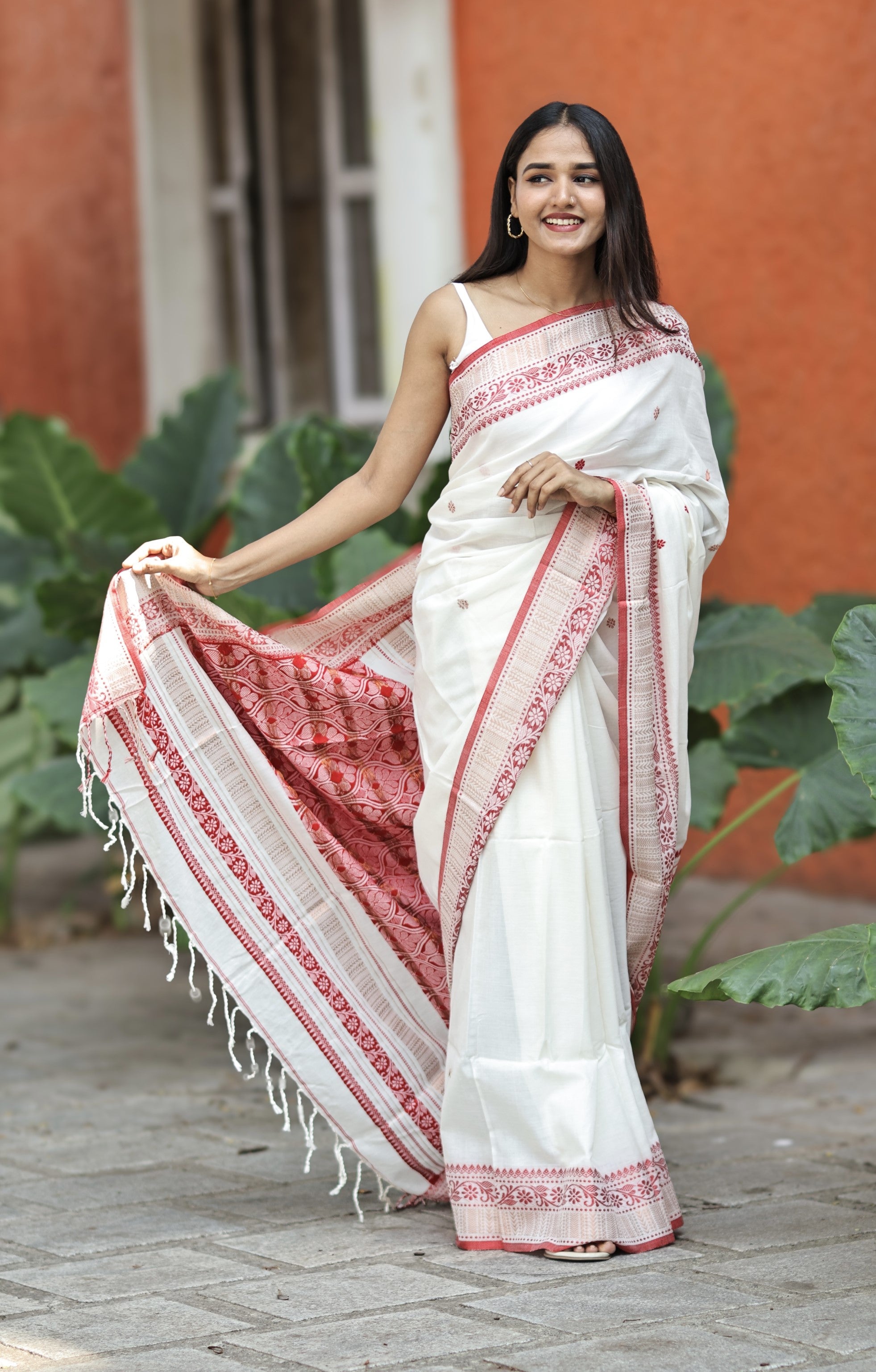 White & Red pure Mashrise Cotton handwoven saree with blouse piece