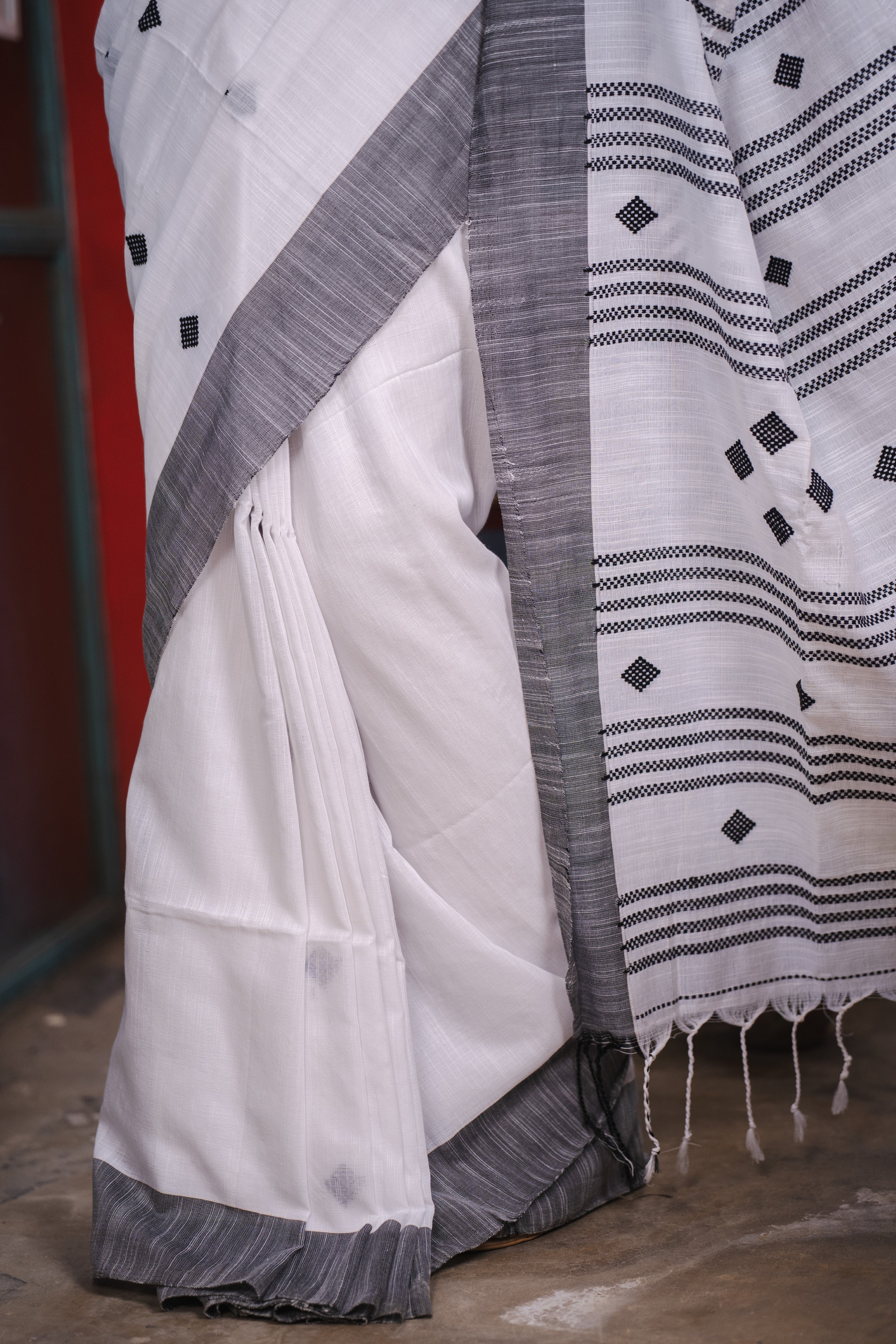 Handloom Pure Cotton Sarees- White