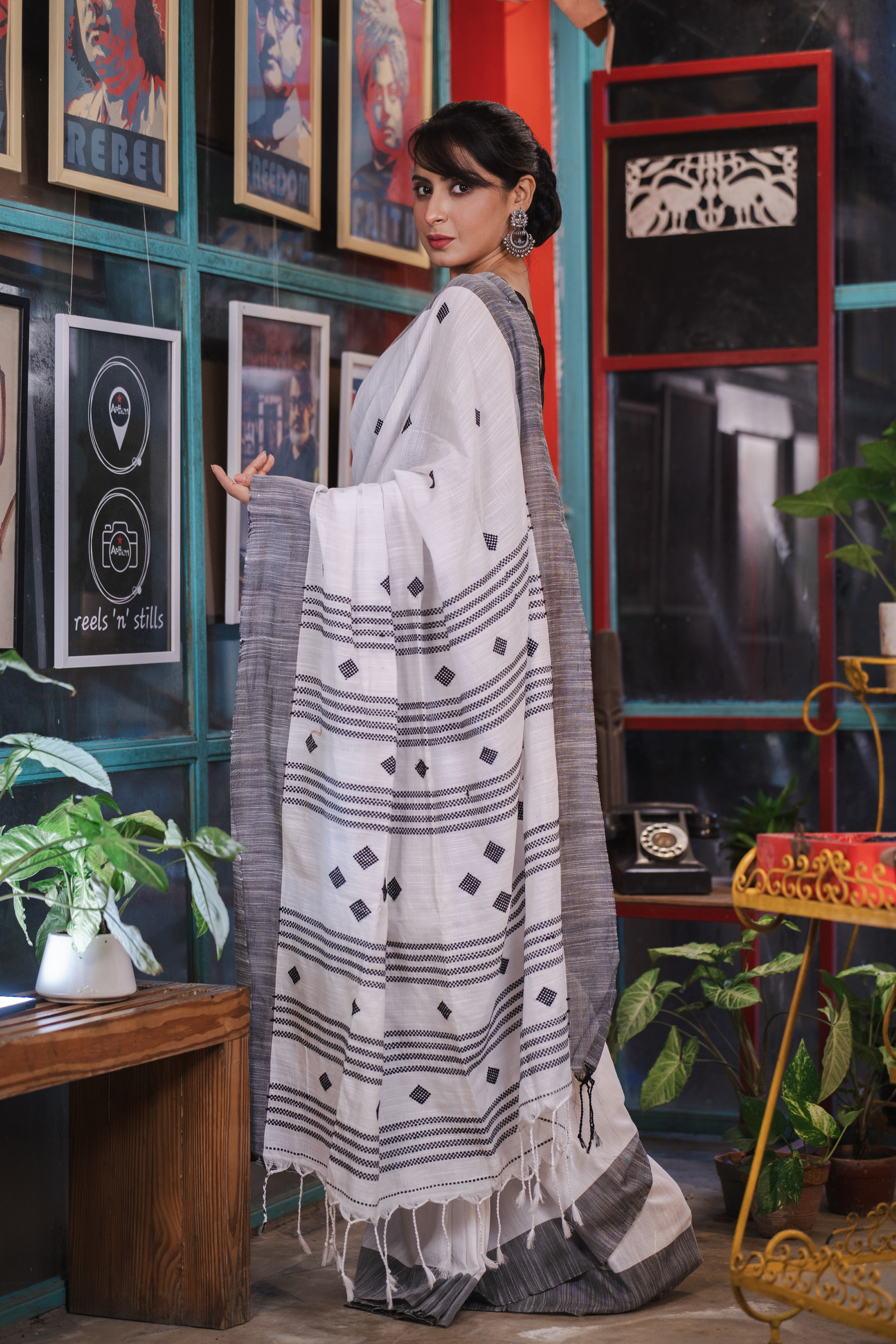 Handloom Pure Cotton Sarees- White