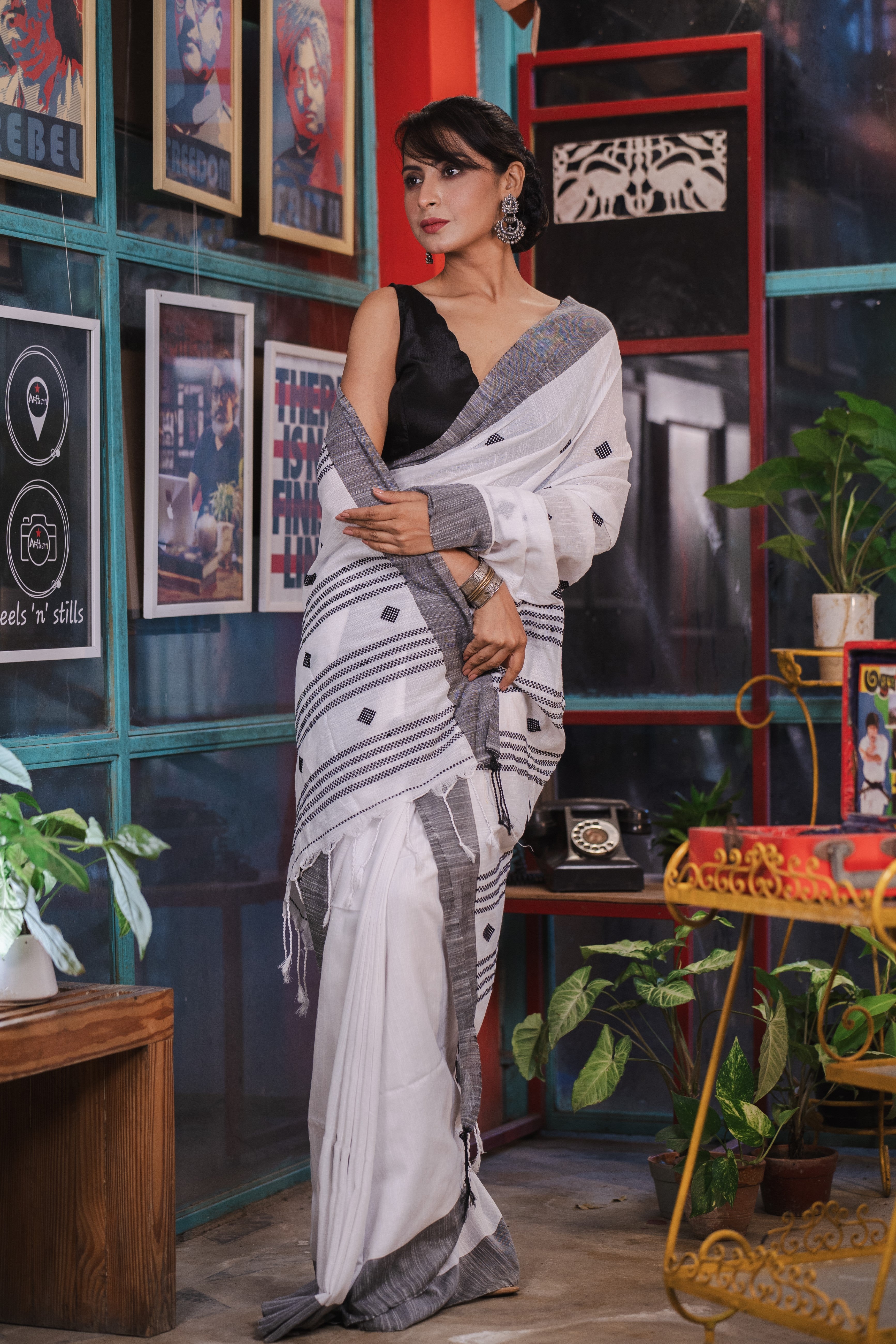Handloom Pure Cotton Sarees- White