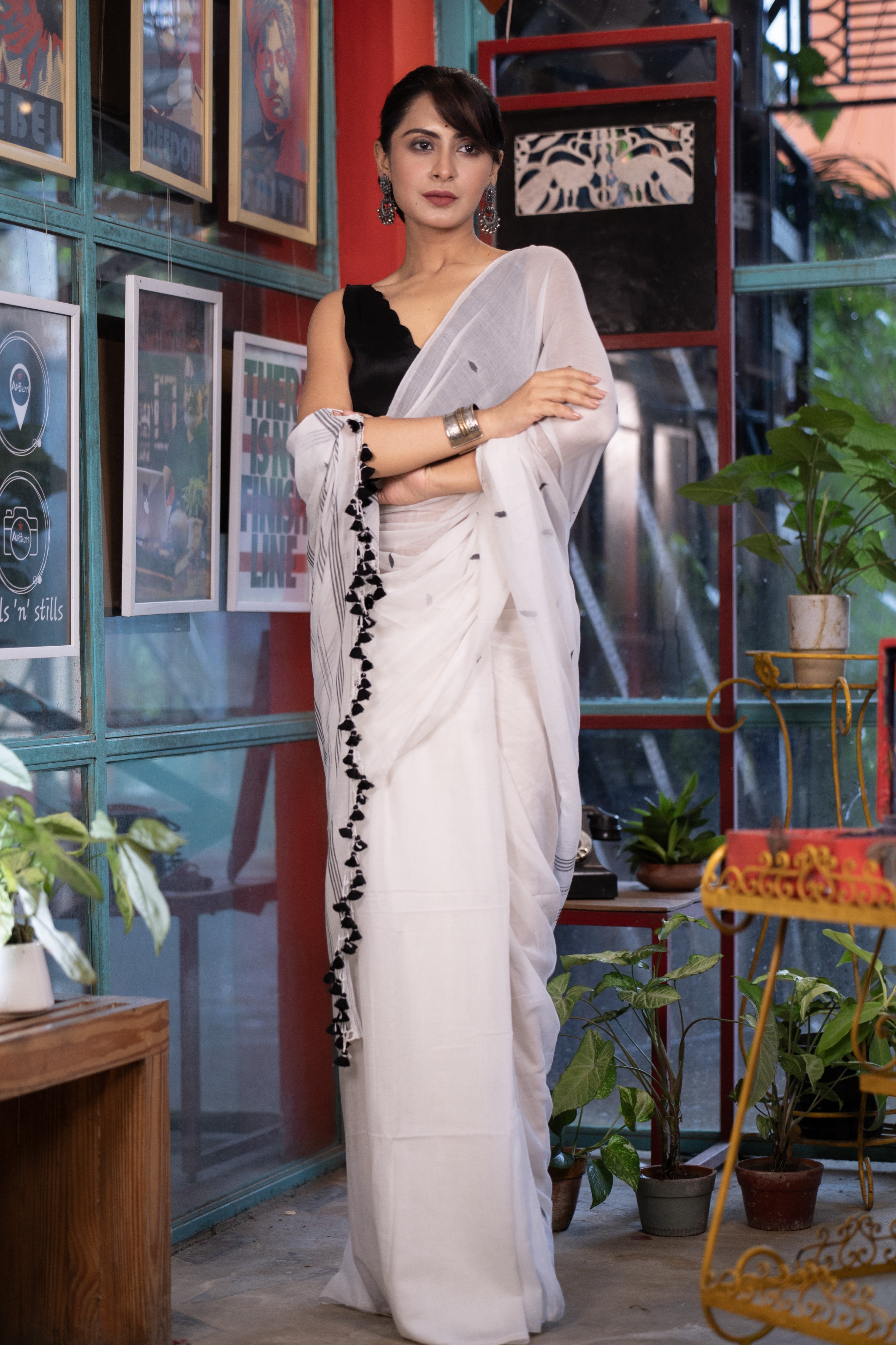 Hand Weaving Mulmul Cotton Saree- White