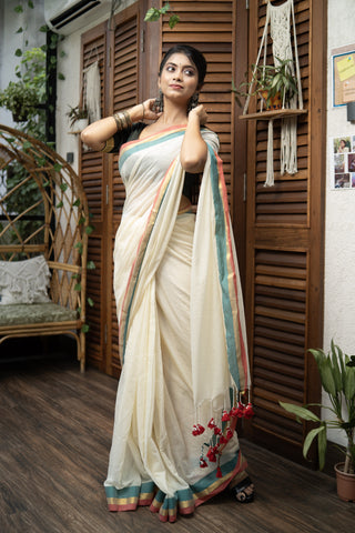 Cream Mul Mul Cotton Saree With  blouse pieces