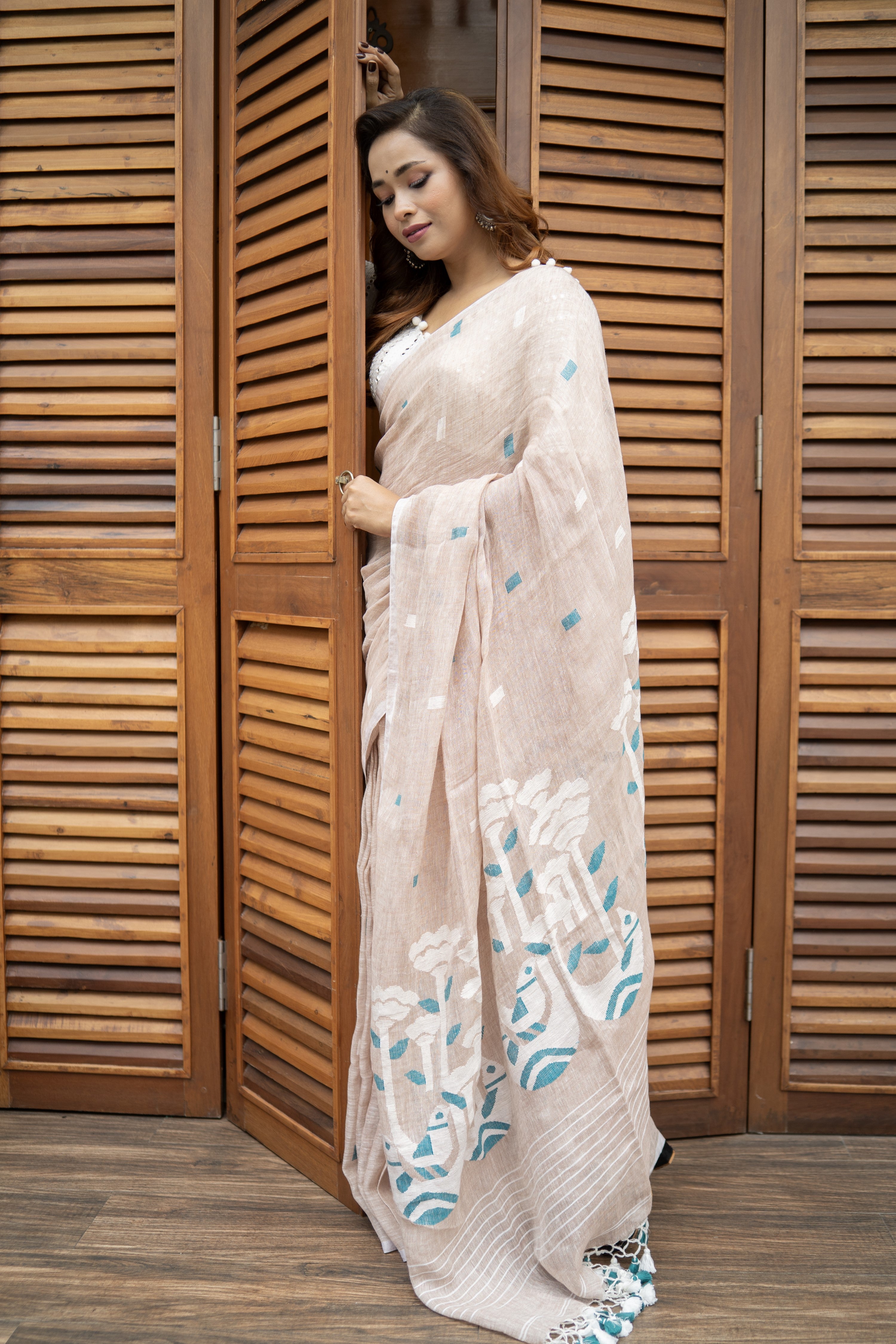 Frosted toffee bird weaving linen saree