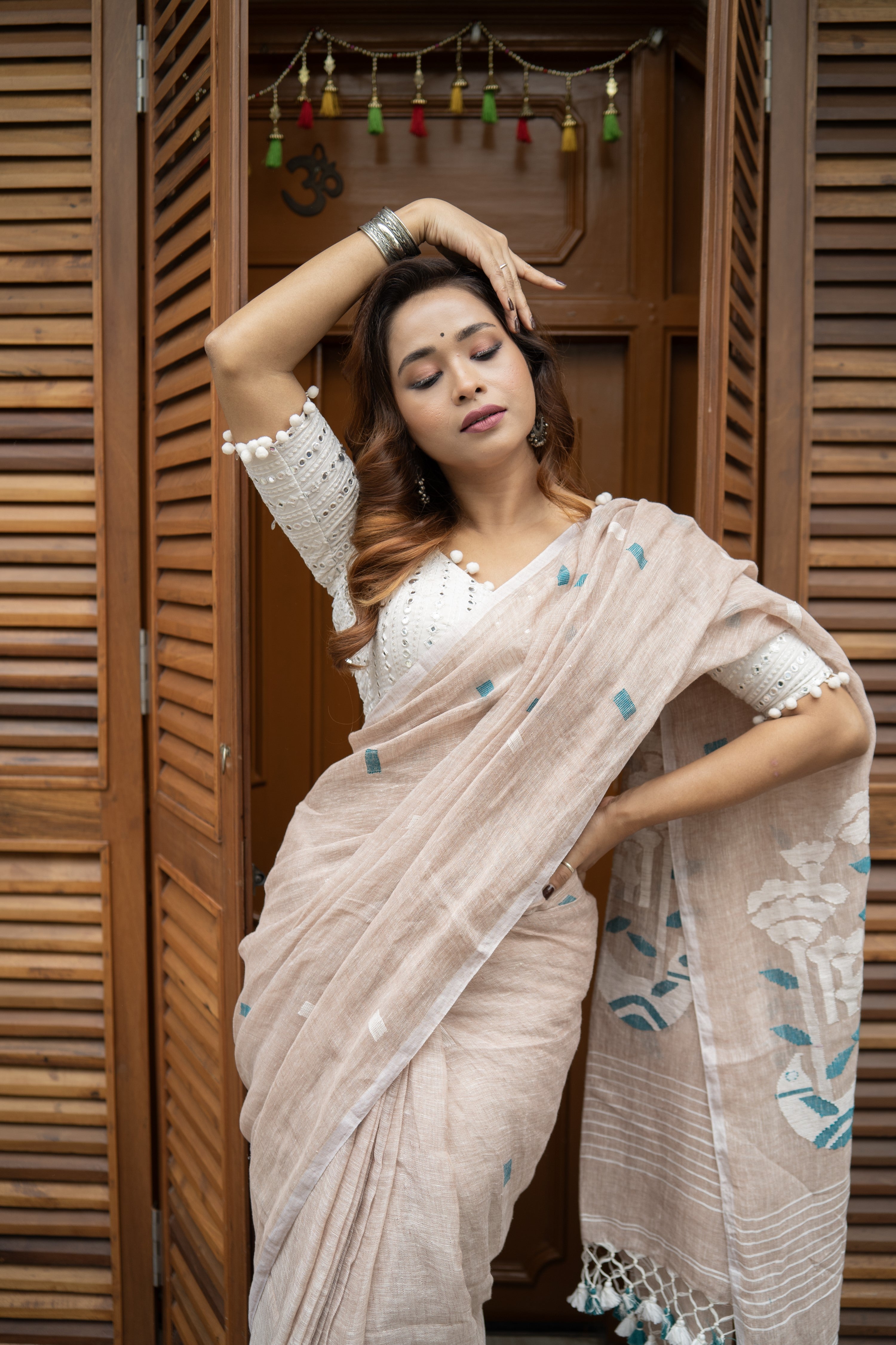 Frosted toffee bird weaving linen saree