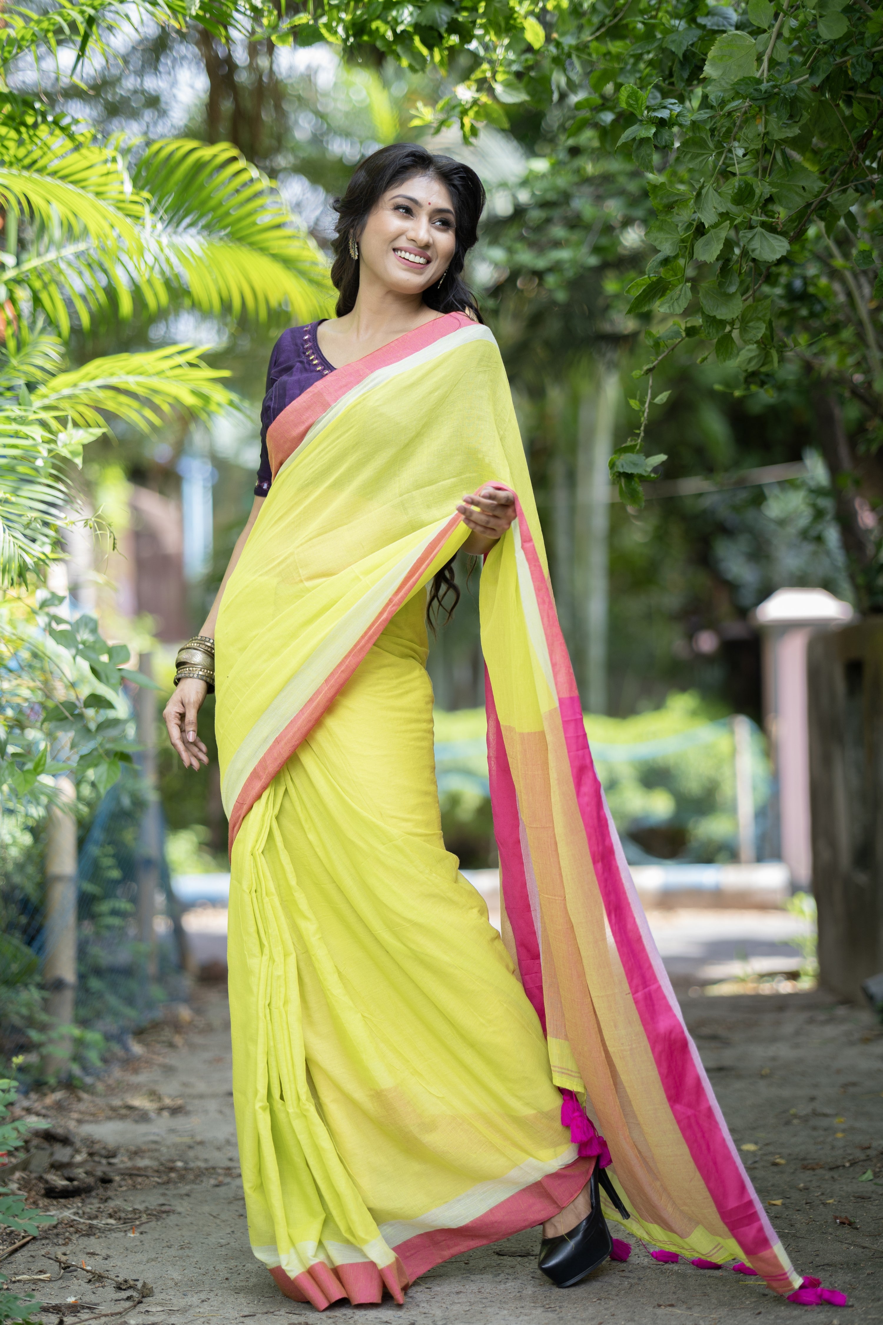 Light green & Rani mulmul cotton saree