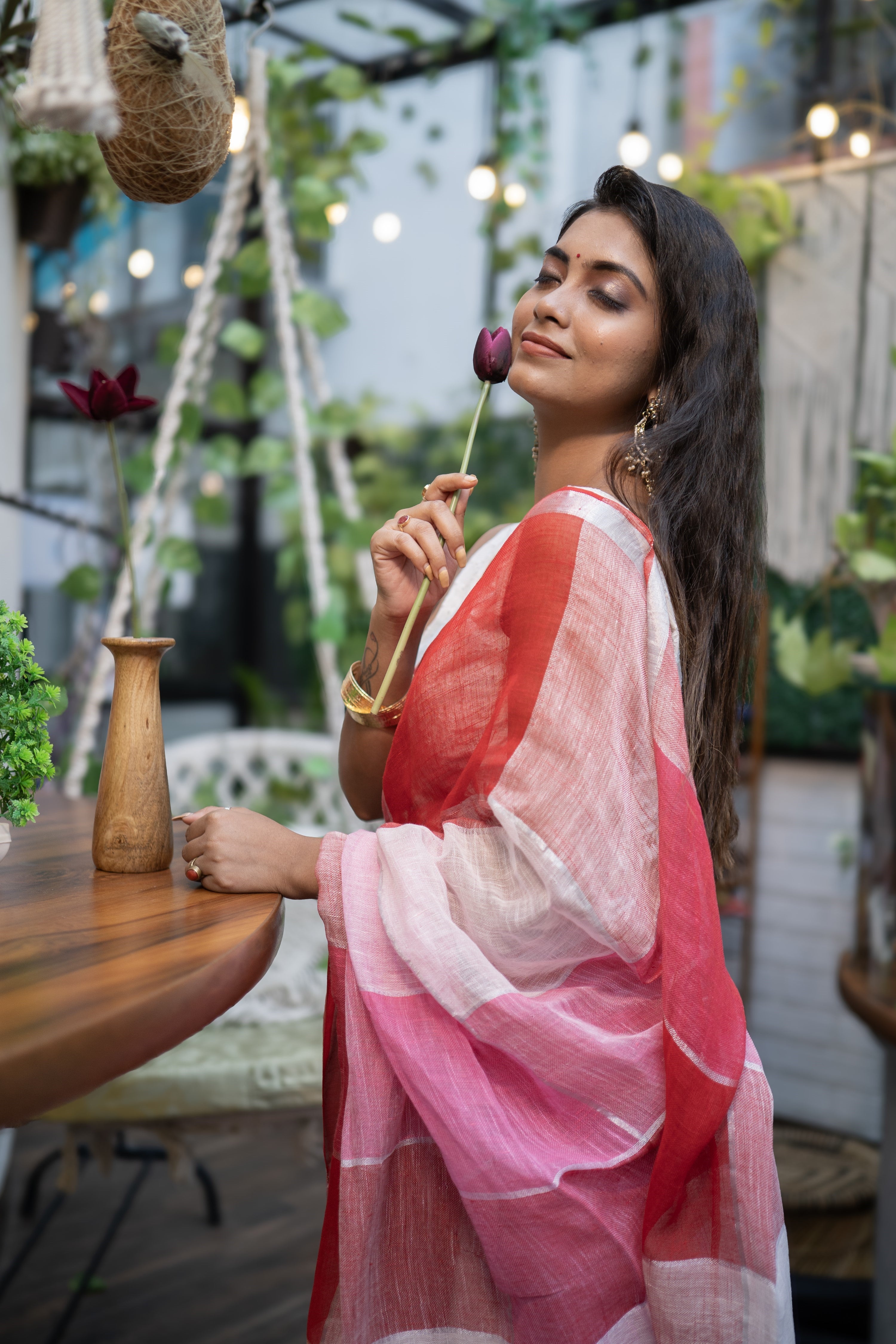 Pink & Red zari check linen saree