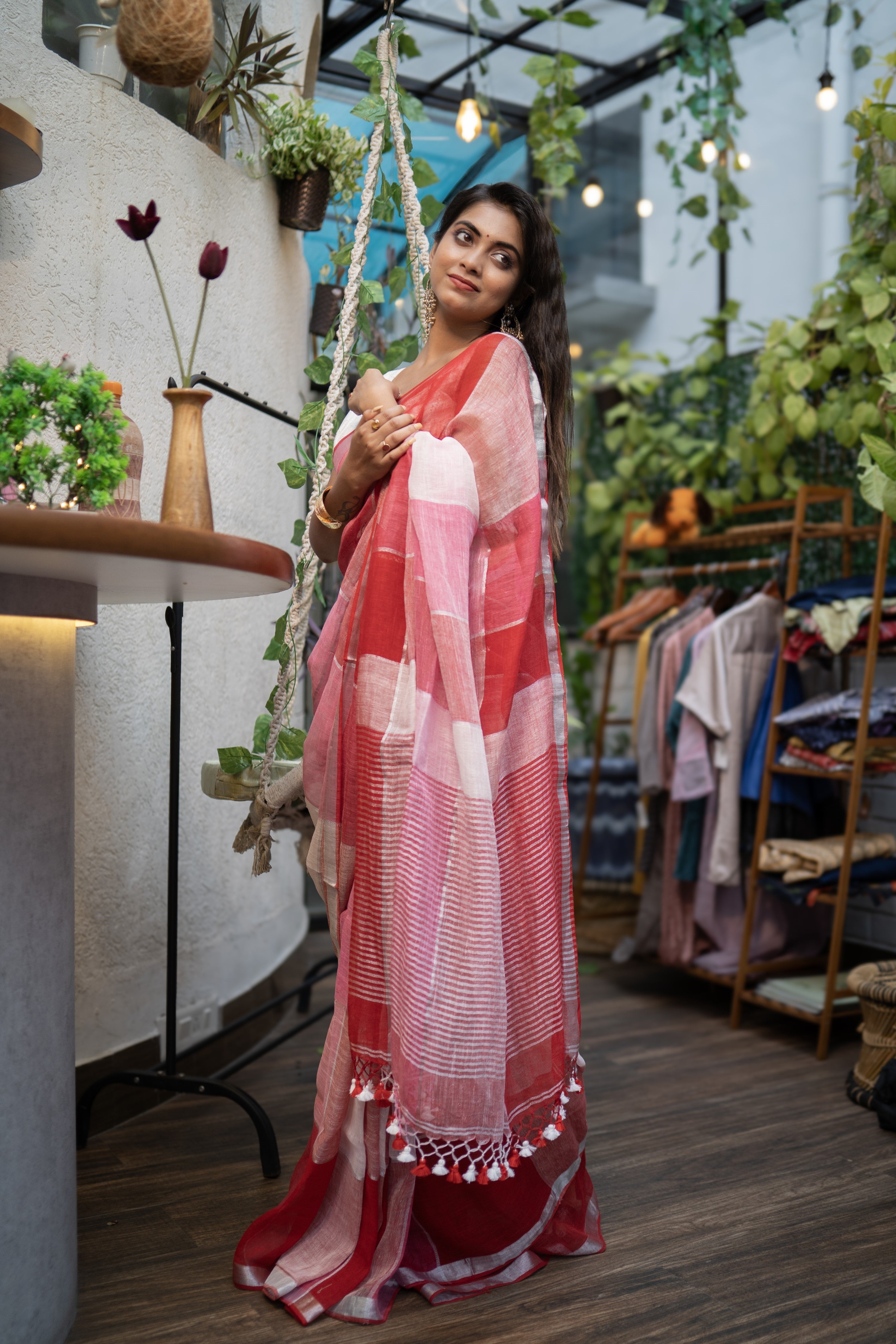 Pink & Red zari check linen saree