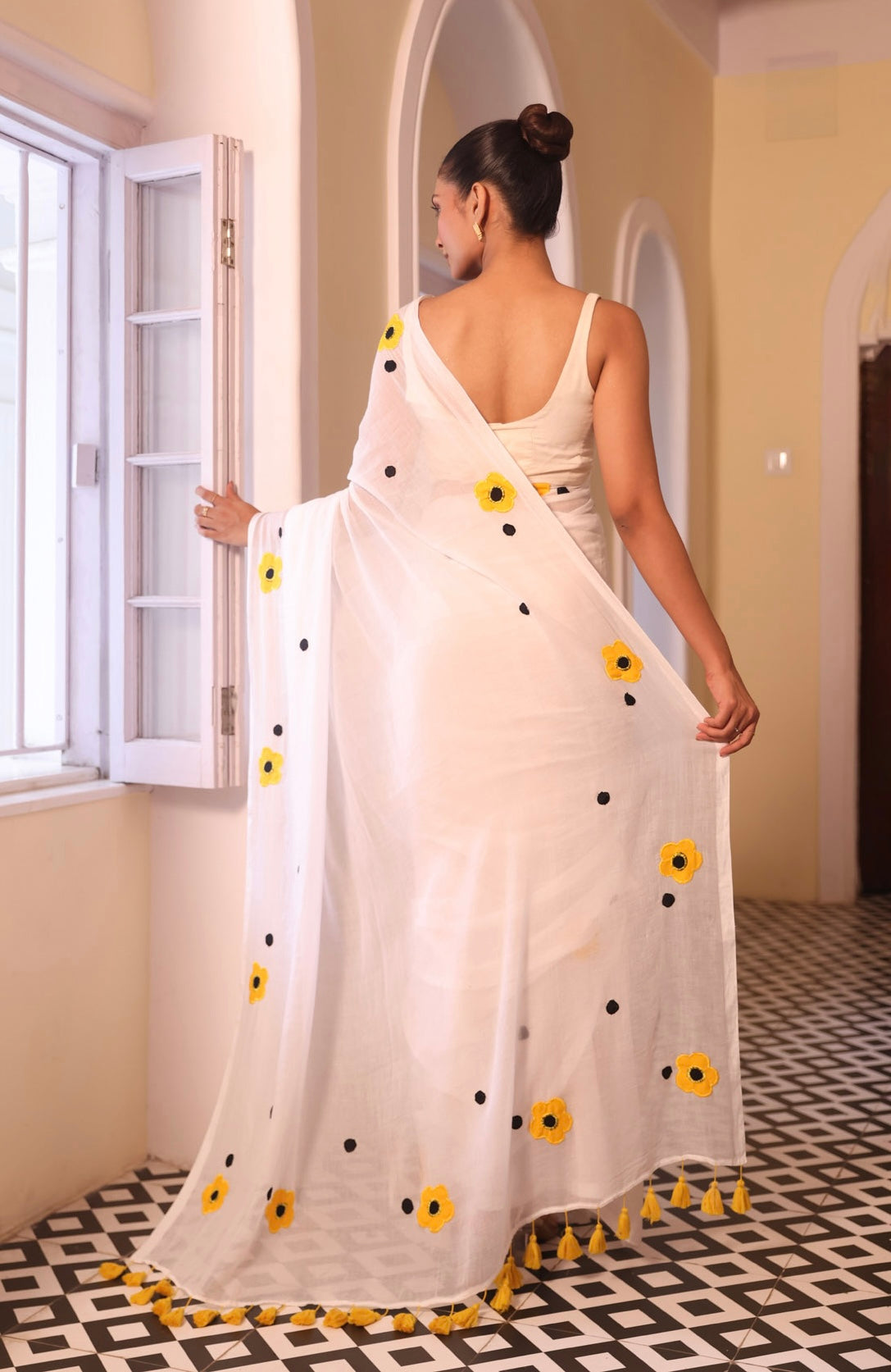 White Mulmul Cotton Saree with Floral Applique Work