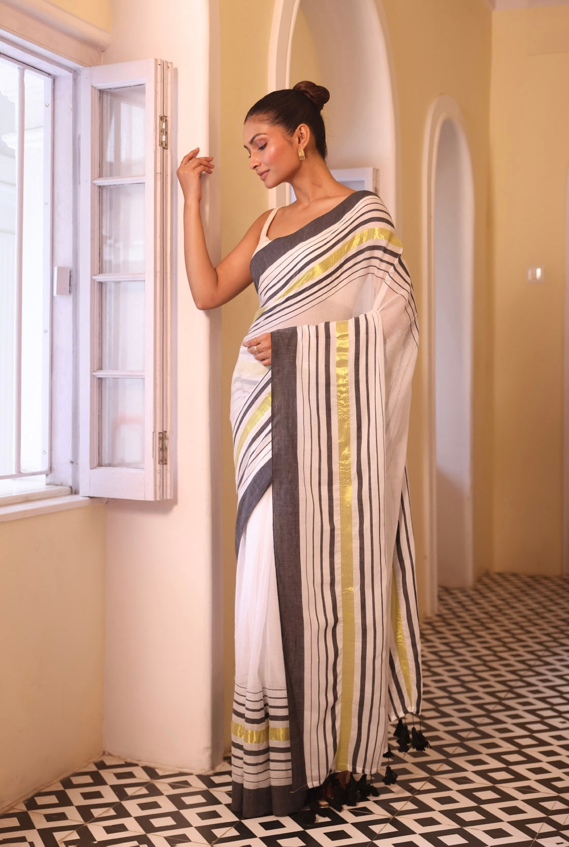 White stripes mulmul cotton saree