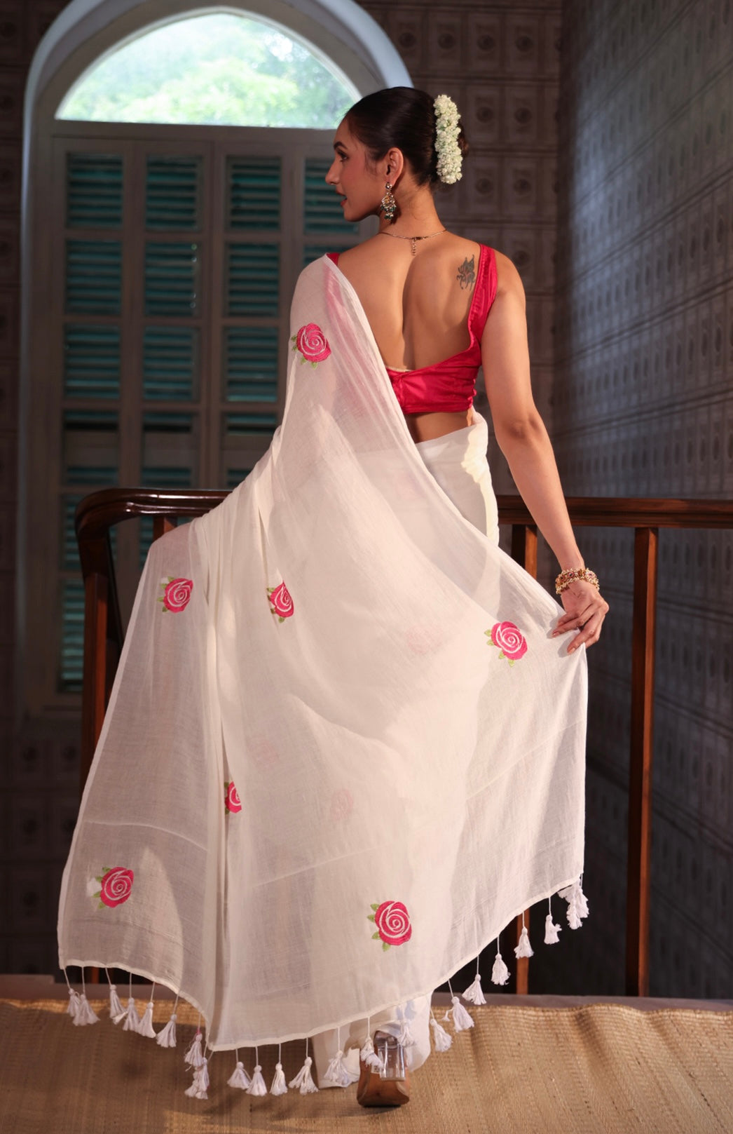 White rose Embroidered Mul Mul Cotton Saree